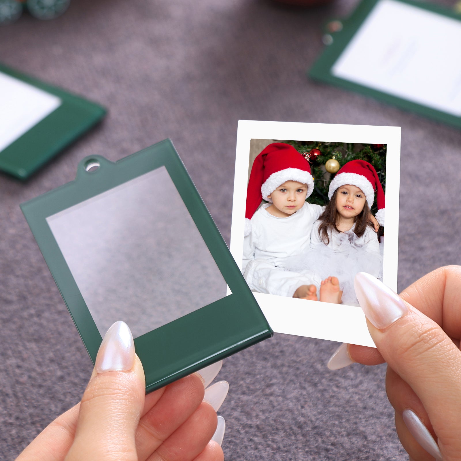 8 Pcs Christmas Instax Green Acrylic Picture Frames 8.6 * 5.4cm Fujifilm Polaroid Picture Ornaments